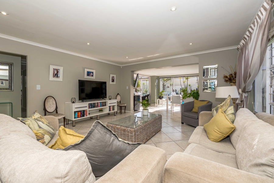 3 Bedroom Property for Sale in Sunningdale Western Cape